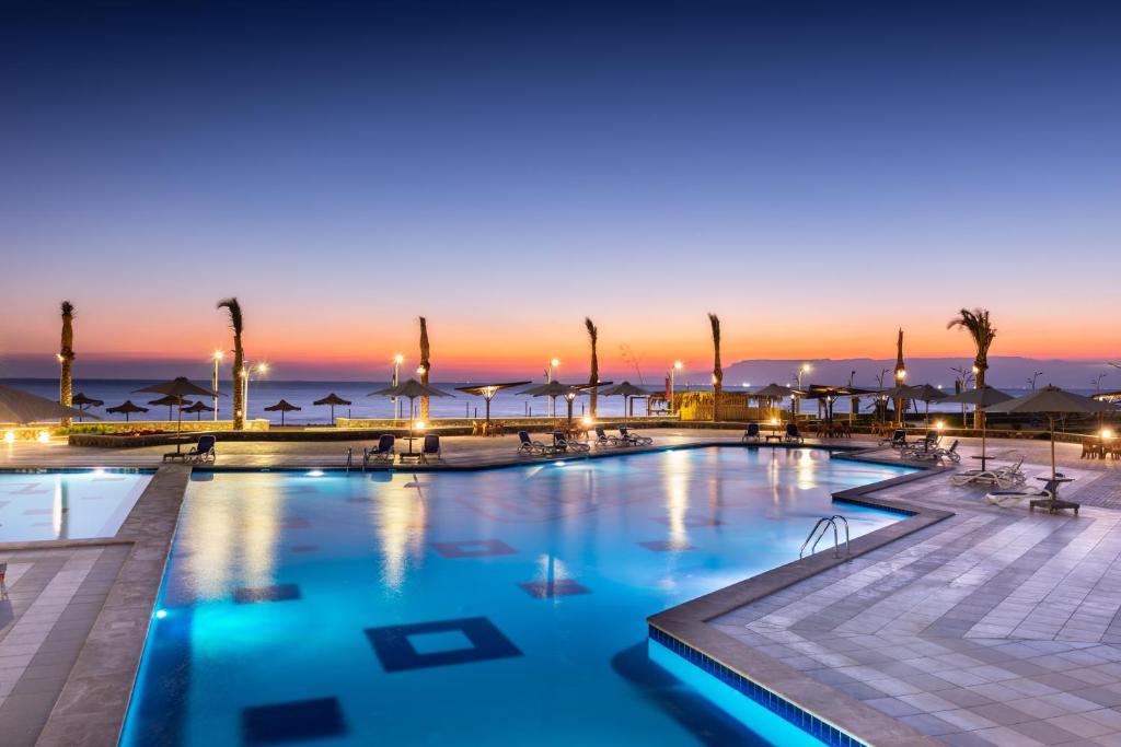 Bazén v ubytování Matarma Beach Residence nebo v jeho okolí