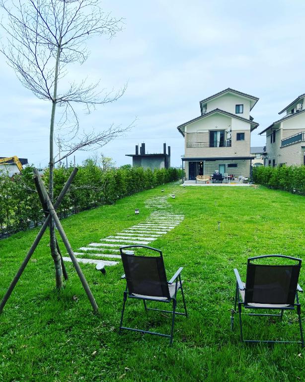 Aed väljaspool majutusasutust 小島拾光 宜蘭田間包棟民宿Taiwan Yilan Private Villa Paddy view with tranquil & chill vibes