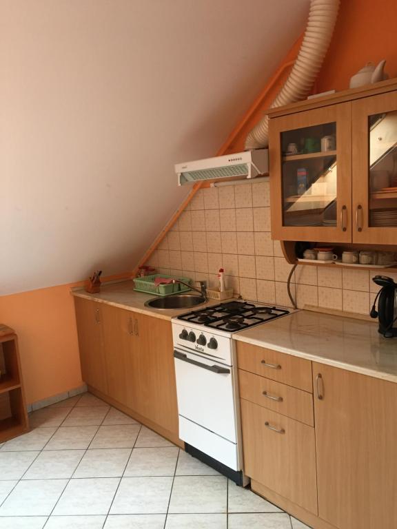 Fotografia z galérie ubytovania Barbara Apartmanház v destinácii Kehidakustány