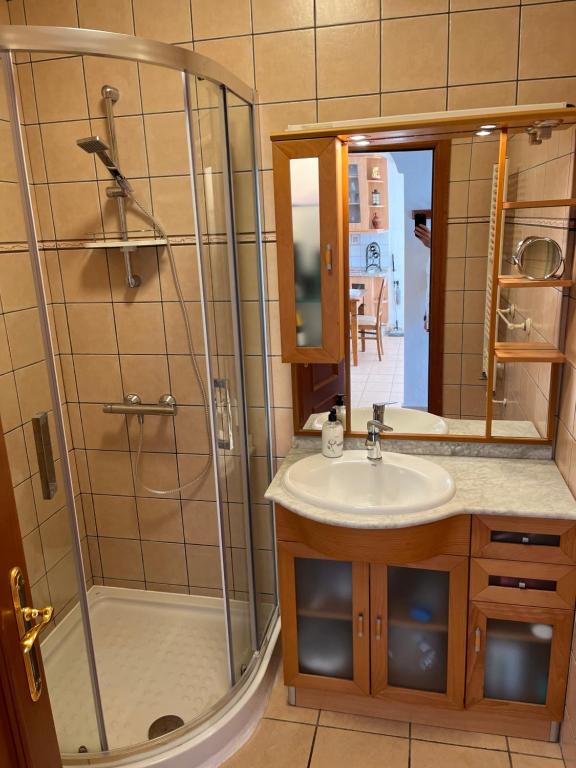 Kúpeľňa v ubytovaní Delightful Burriana House with Magnificent Beach & Sea Views.