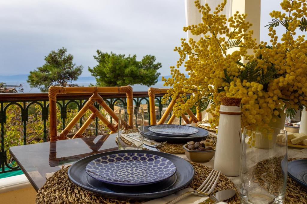 Fotografia z galérie ubytovania House with amazing ocean view and patio - pool v destinácii Porto Heli