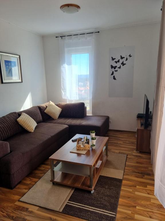 Posedenie v ubytovaní LUKA Apartman Pakoštane