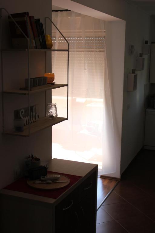 Kuchyňa alebo kuchynka v ubytovaní LUKA Apartman Pakoštane