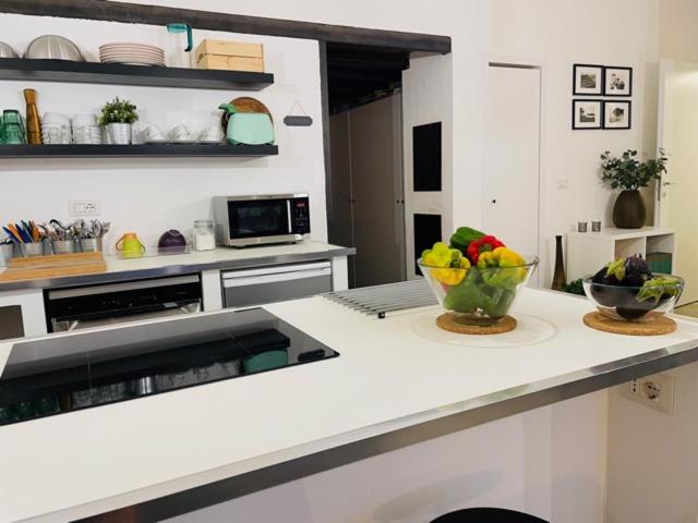 A kitchen or kitchenette at Modern Loft