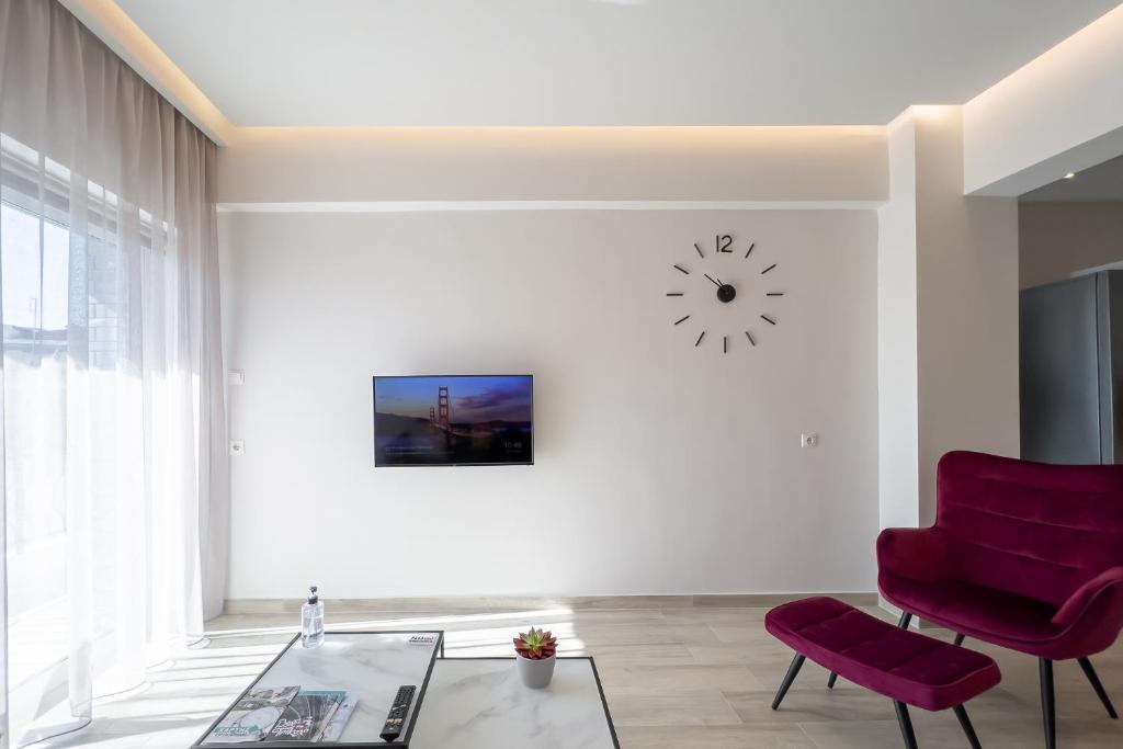 TV a/nebo společenská místnost v ubytování Lux Palace Trikala
