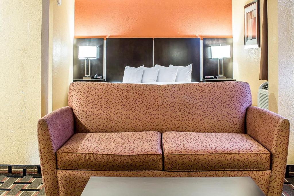 Un lugar para sentarse en Baymont by Wyndham Scranton Dunmore