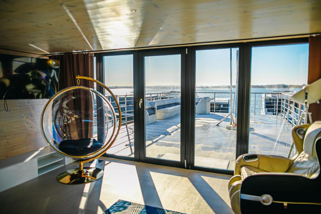 HT Houseboats - domki na wodzie - sauna, lake view - 15