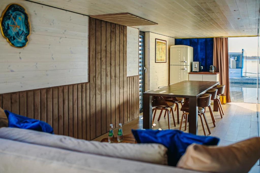 HT Houseboats - domki na wodzie - sauna, lake view - 14