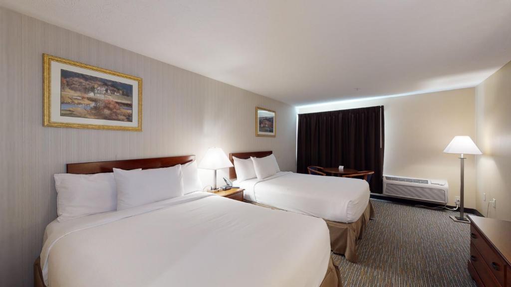 Ramada by Wyndham Strasburg - Shenandoah Valley - 