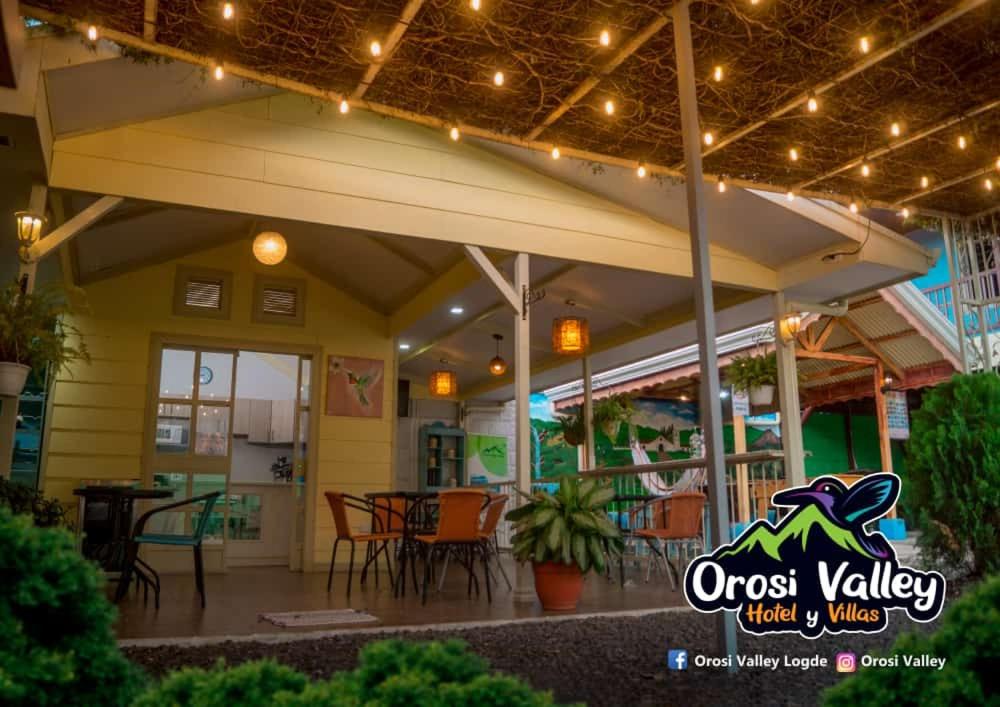Restaurace v ubytování Villas Orosi Valley Lodge