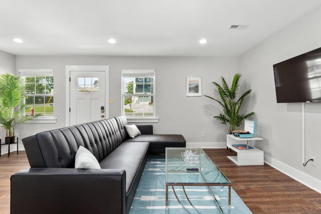 Charming Modern 3-Bedroom Home in East Nashville! - Housity