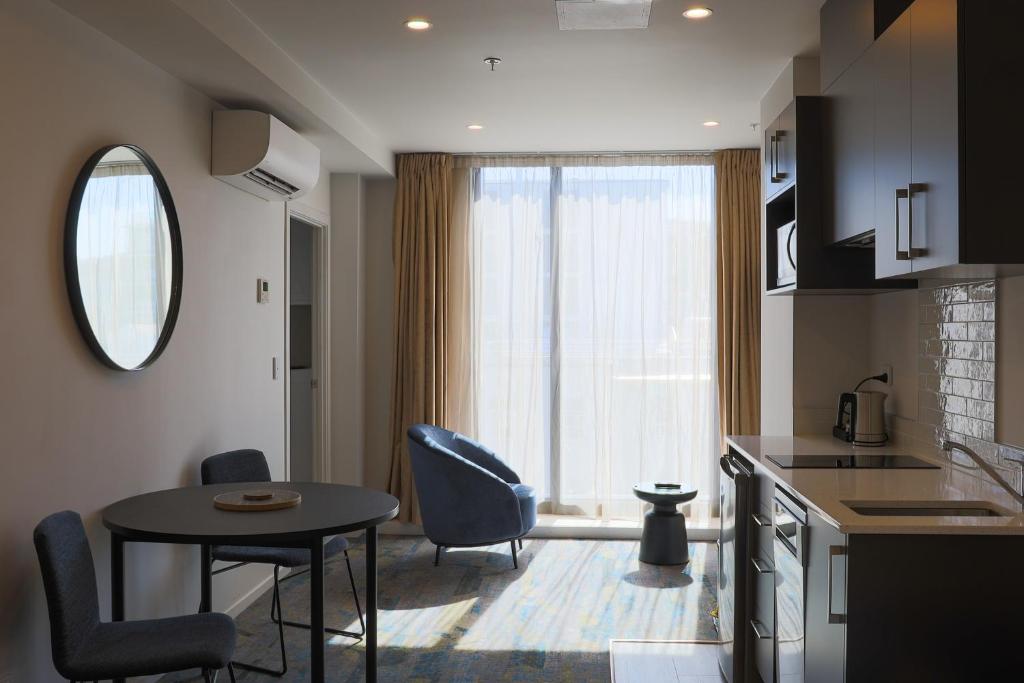 Ramada by Wyndham Wellington Taranaki Street photo