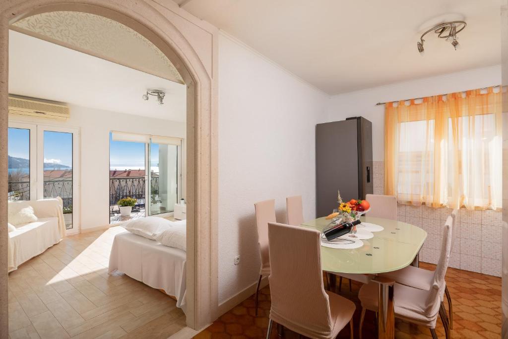 Posteľ alebo postele v izbe v ubytovaní Adriatic Apartment