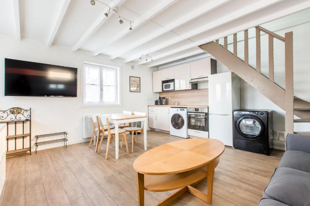 Kuchyň nebo kuchyňský kout v ubytování Maison Alice /Maison avec vue sur les champs
