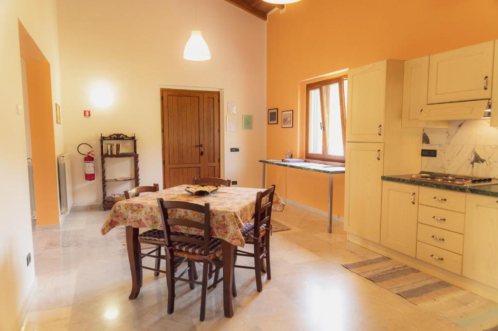Kuchyň nebo kuchyňský kout v ubytování Agriturismo Tripala