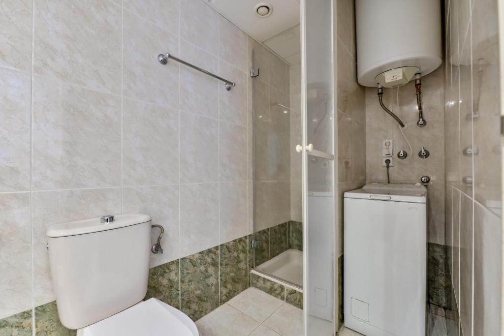 Koupelna v ubytování Apartamentos Zafiro Atico (3-12º-C)