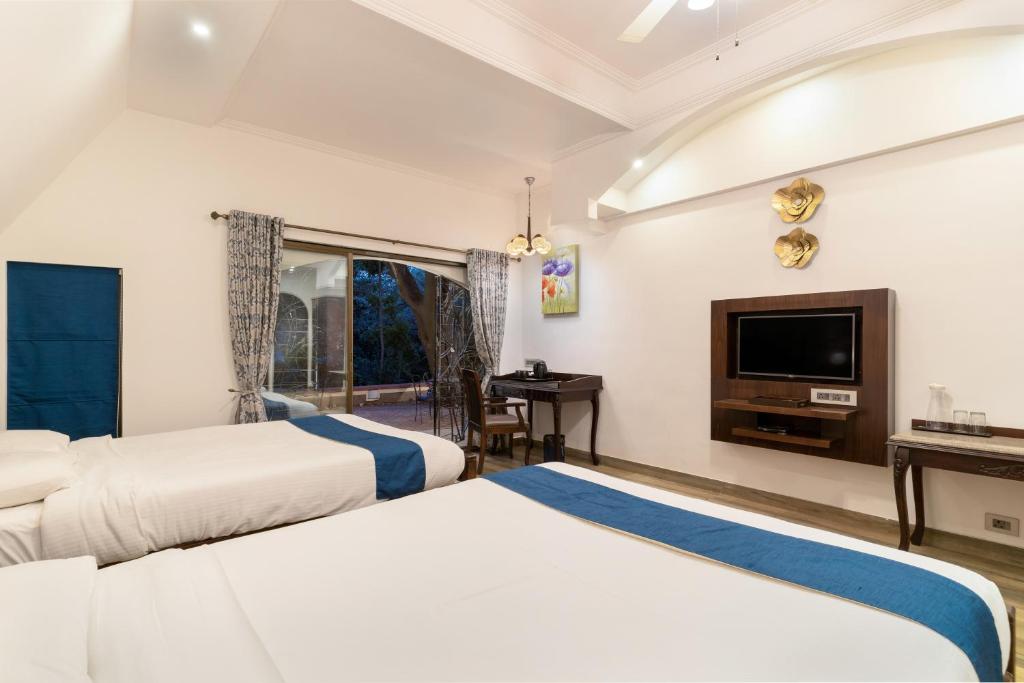 Valley View Grand Resort, Panhala - Premium Resort Hotel in Panhala - Queen Room With Garden View