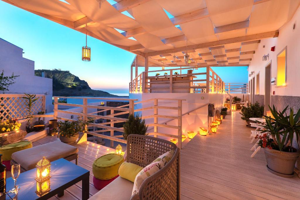 Balkón nebo terasa v ubytování Lindos Harmony Suites