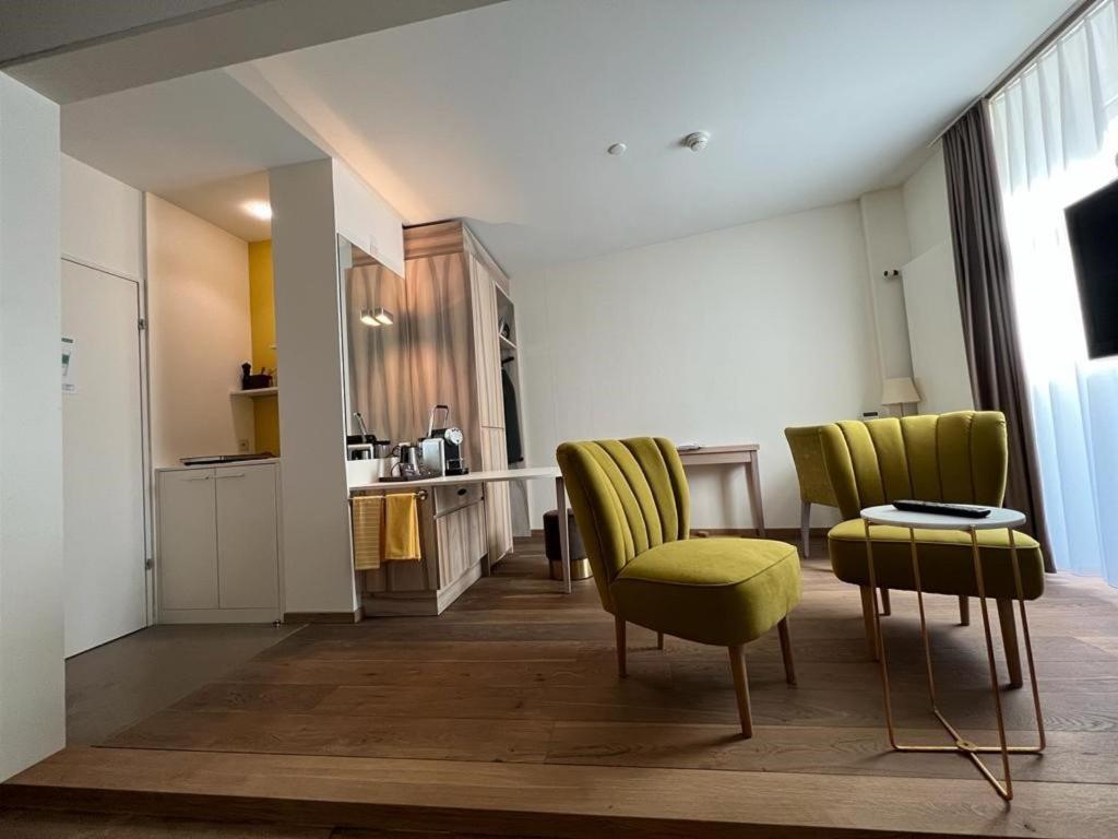Köök või kööginurk majutusasutuses PLATZHIRSCH ZÜRICH - Downtown Boutique Hotel & Sushi Lounge