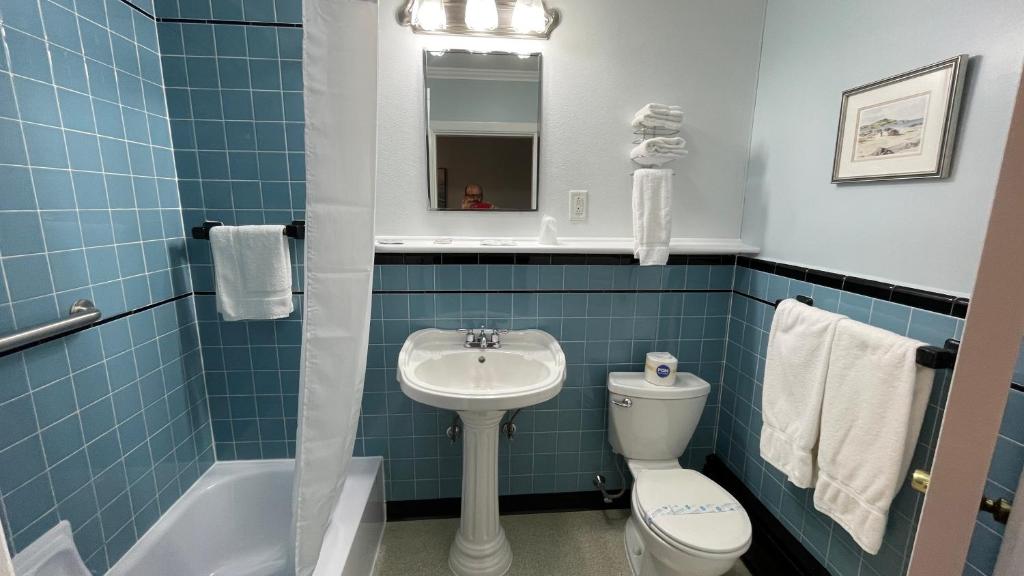 Bucksport Inn - Queen Room - No Pets Allowed