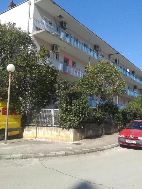 Budova, v ktorej sa apartmán nachádza