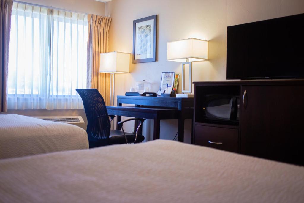 Inn at the Canyons - Queen Room Met Twee Queens Pet Room