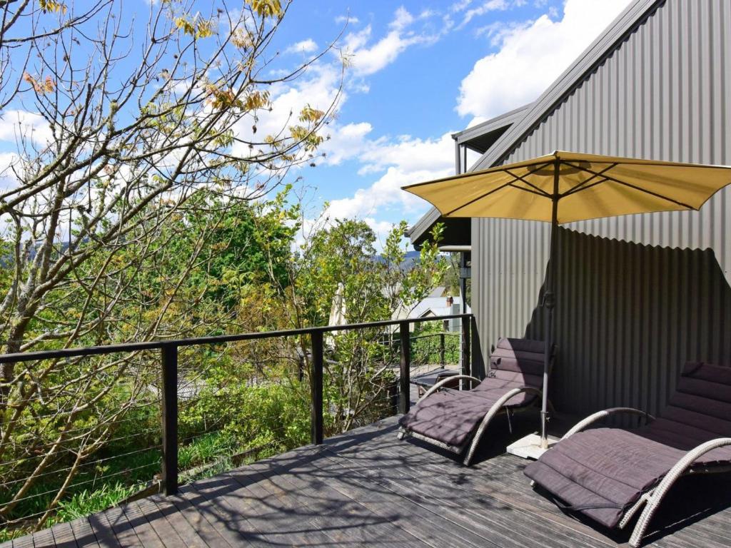 Cloudsong Chalet 2 Close to the village centre - Holiday Home