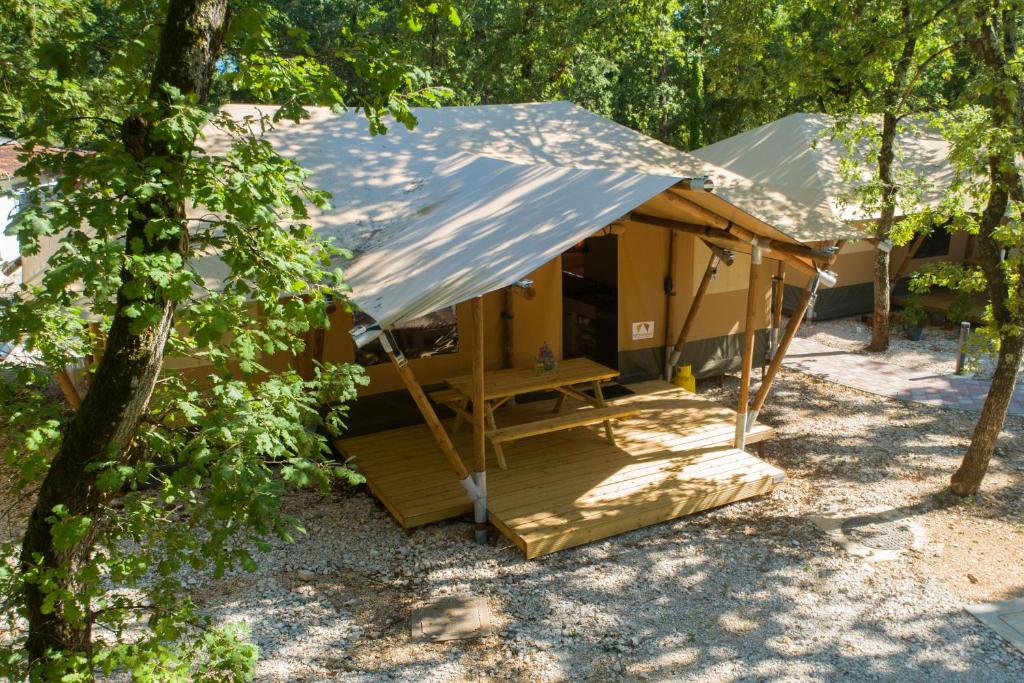 Glamping tents Camping Val Saline Vacanceselect, Rovinj, Croatia -  Booking.com