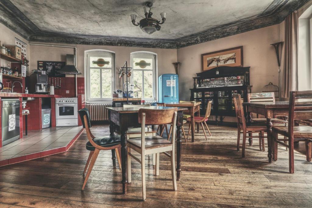 Kuchyň nebo kuchyňský kout v ubytování OPERA Hostel