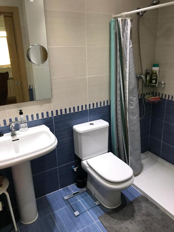 Kép URKO Adosado 8 personas 160 m2 de terraza y piscina szállásáról Santa Cilia városában a galériában