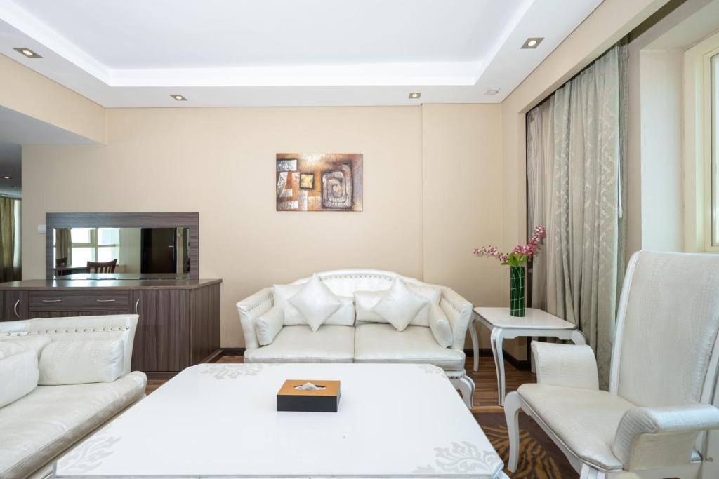 Posezení v ubytování Pearl Swiss Hotel