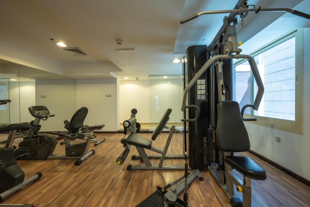 Fitness centrum a/nebo fitness zařízení v ubytování Pearl Swiss Hotel