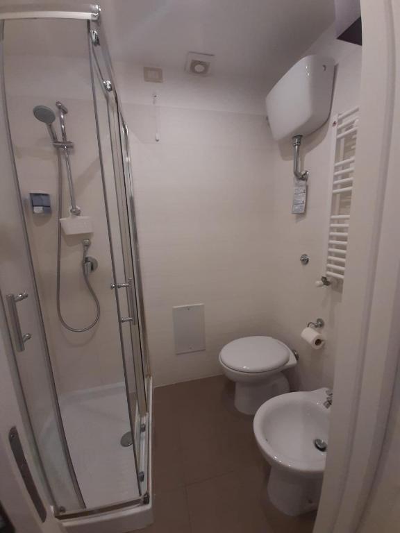 A bathroom at La Baia Di Partenope