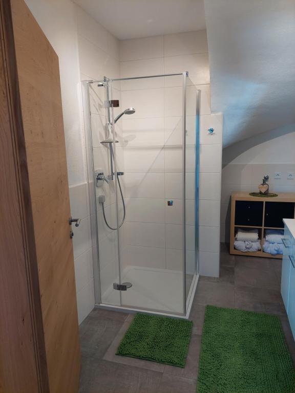 A bathroom at Appartement Naturnah