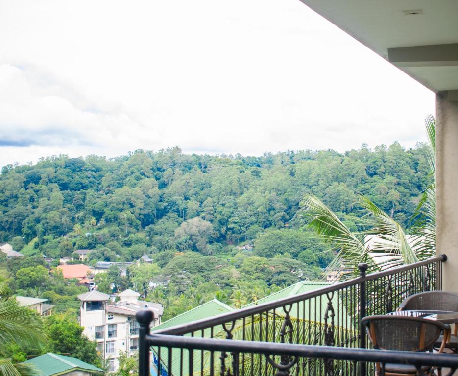Balkón nebo terasa v ubytování Kings Ridge Kandy