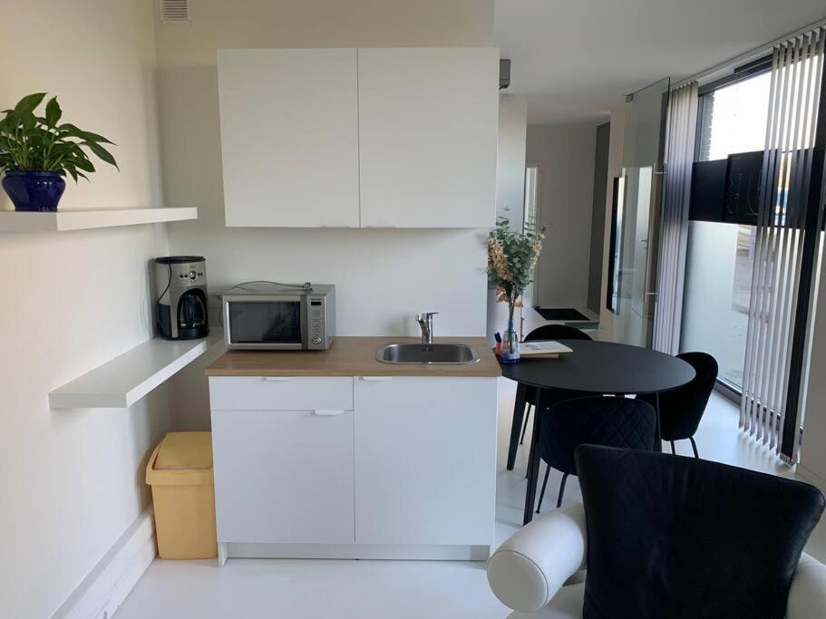 Cucina o angolo cottura di Prachtige gastsuite in Ranst "Studio 34"