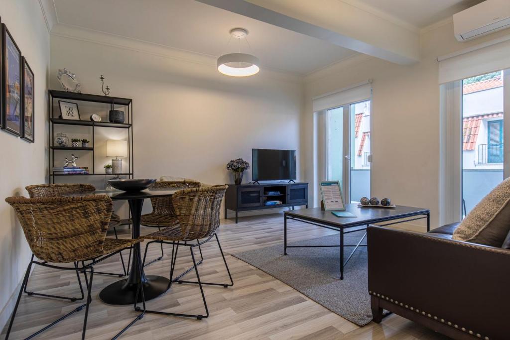 Glamorous Lisbon 2BDR Apartment by LovelyStay