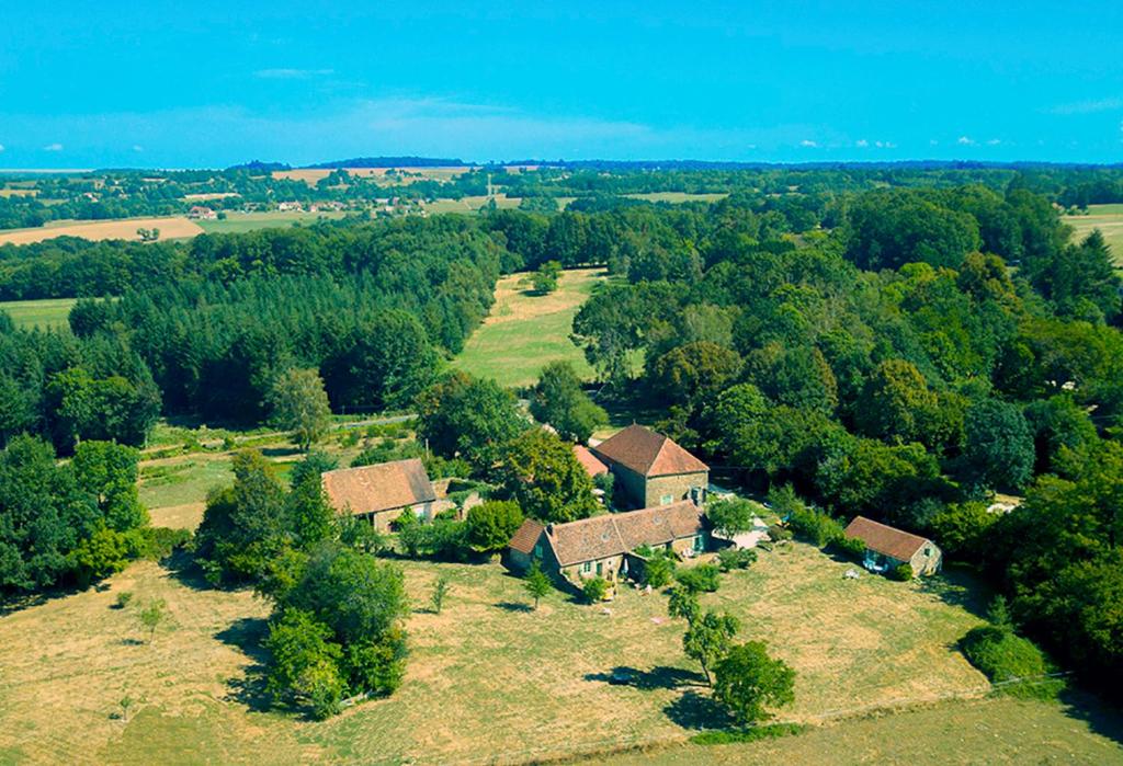 Letecký snímek ubytování La Rhue Gîtes - Jacuzzi