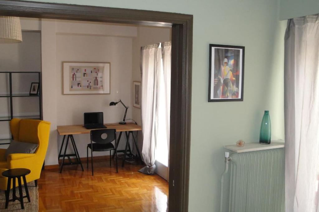 Zdjęcie z galerii obiektu Illisia Roof Apartment w Atenach