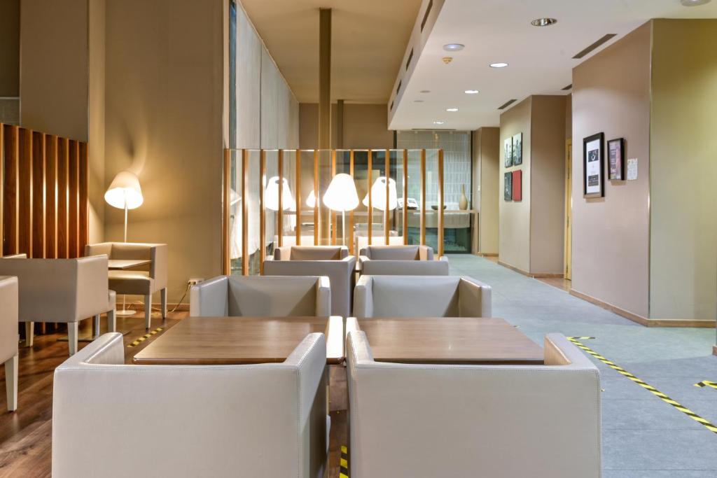 Posedenie v ubytovaní Travelodge Málaga Airport