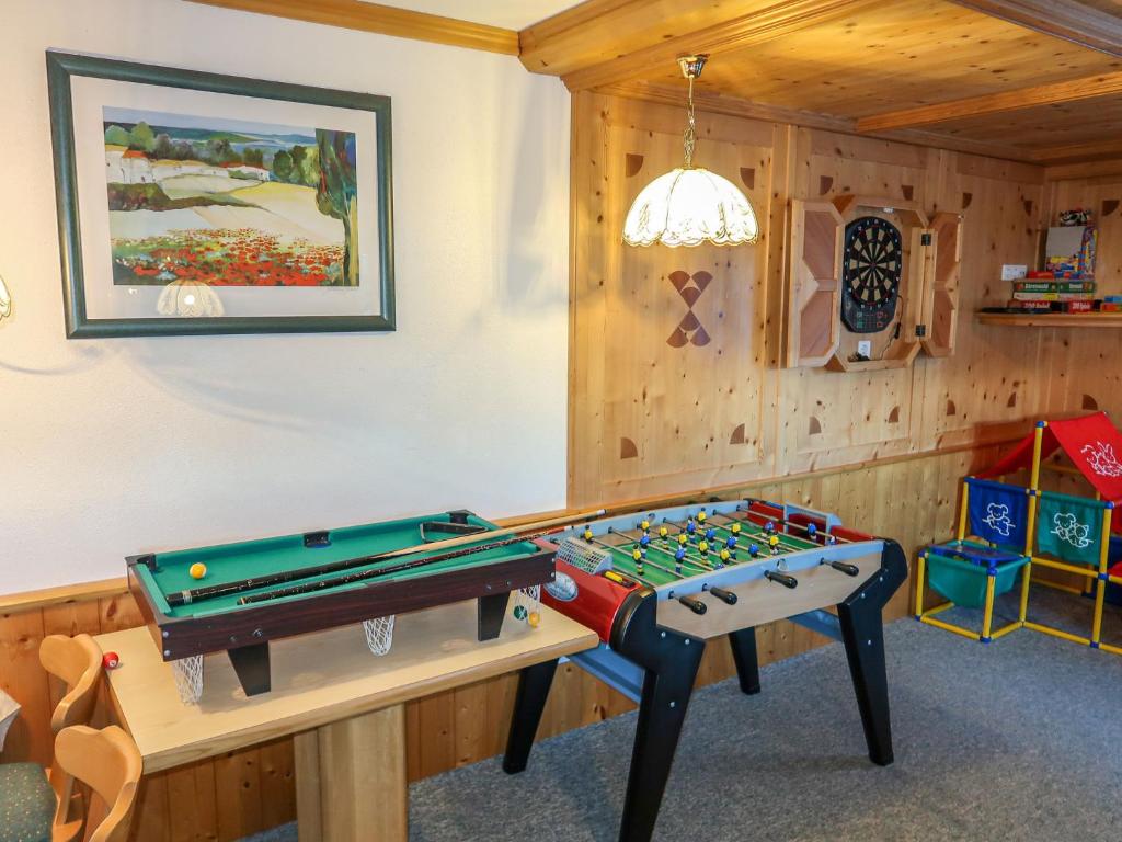 Biliardový stôl v ubytovaní Apartment Walch-1 by Interhome