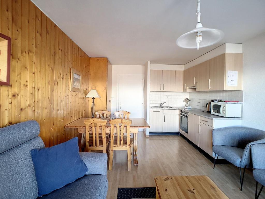 Kuchyň nebo kuchyňský kout v ubytování Apartment Bellevue L by Interhome