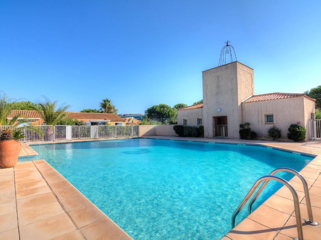 &#x411;&#x430;&#x441;&#x435;&#x439;&#x43D; &#x432; &#x438;&#x43B;&#x438; &#x431;&#x43B;&#x438;&#x437;&#x43E; &#x434;&#x43E; Holiday Home Les Marines du Roussillon by Interhome