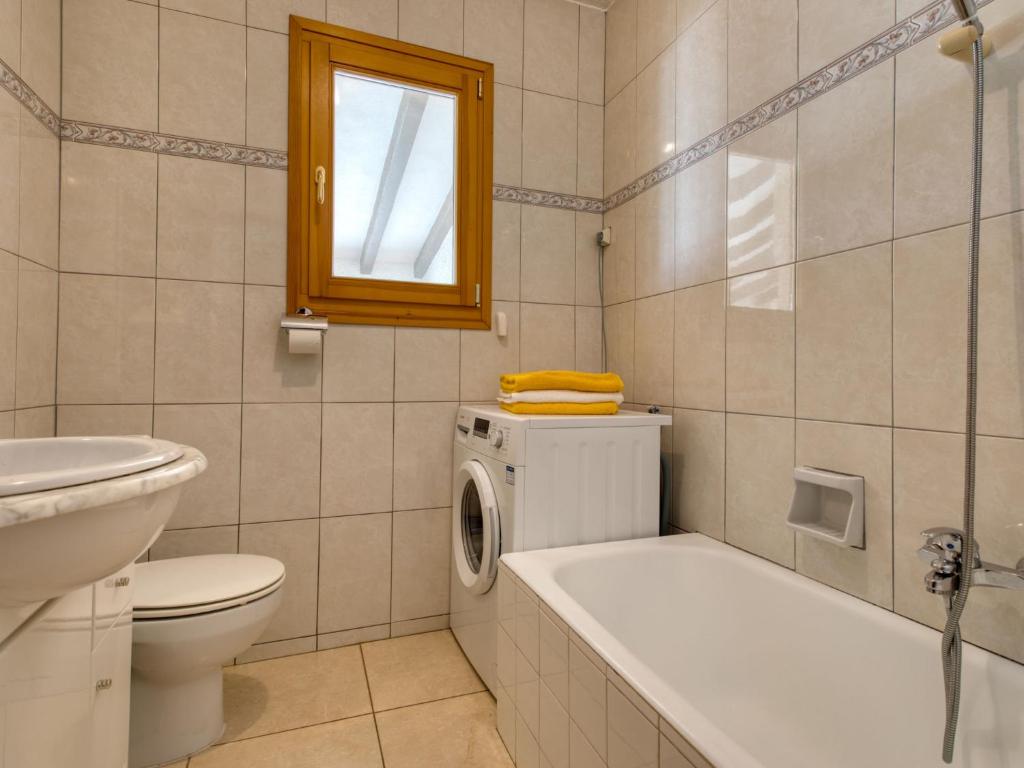 Koupelna v ubytování Holiday Home Marina by Interhome