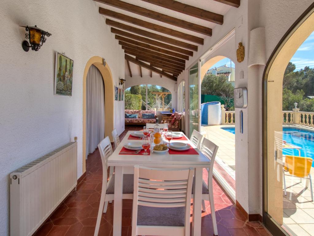 Bazén v ubytování Holiday Home Marina by Interhome nebo v jeho okolí