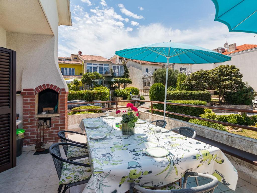 Vonkajšia záhrada v ubytovaní Apartment Bellevue-2 by Interhome