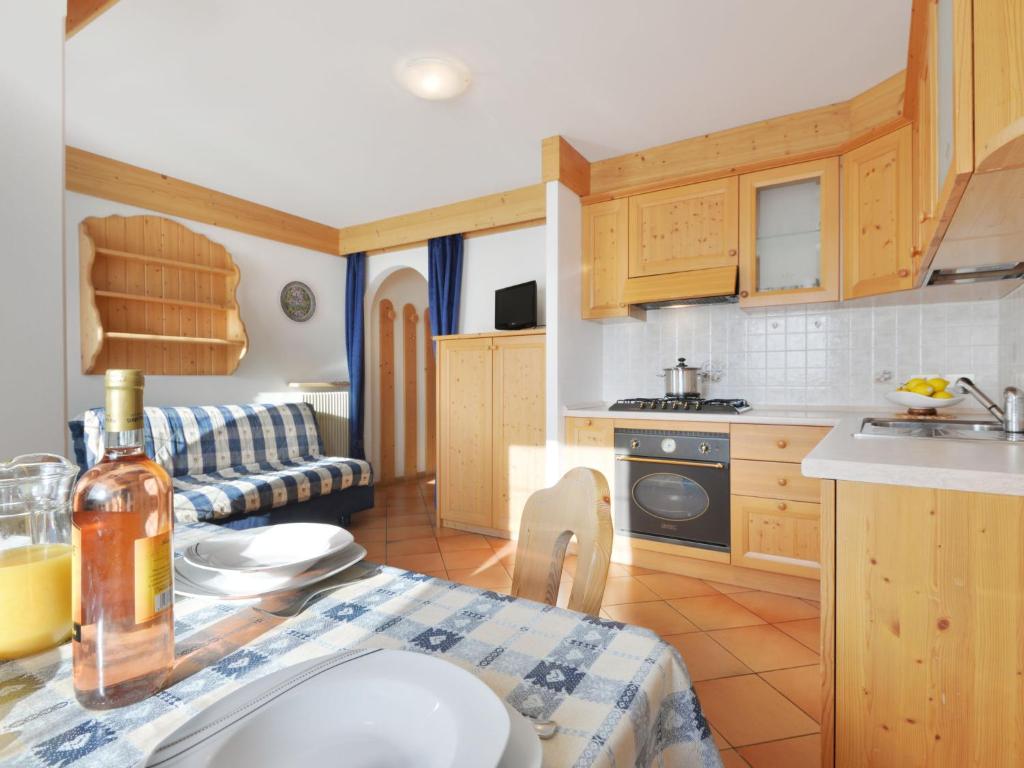 Kuchyň nebo kuchyňský kout v ubytování Apartment Lazzer-2 by Interhome