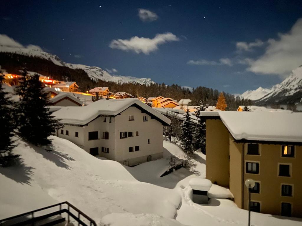 Nespecifikovaný výhled na hory nebo výhled na hory při pohledu z apartmánu