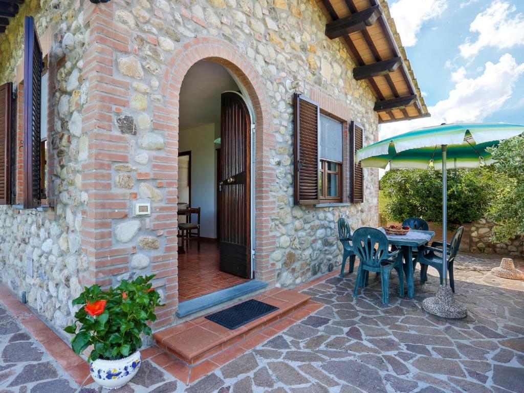 Patio alebo iná vonkajšia časť ubytovania Holiday Home Il Pescatore - TER103 by Interhome