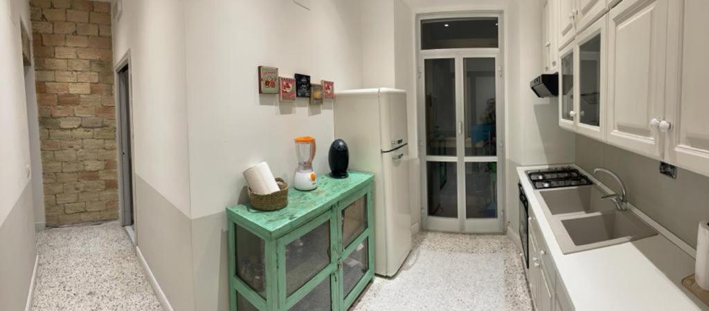 A kitchen or kitchenette at Casa Tua a Santa Maria Maggiore
